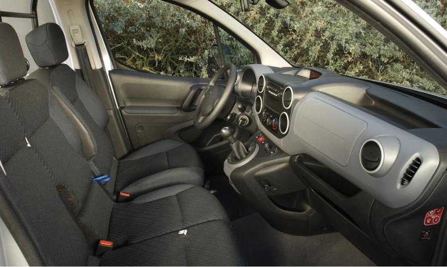 Peugeot Partner 2008 года  (фото 23 из 54)